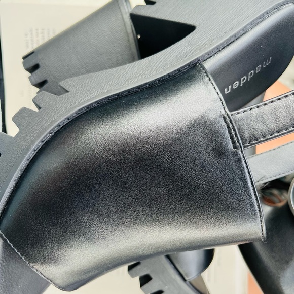 Madden Girl Platform Heel Sandals black and silver 8/5M - Picture 11 of 11